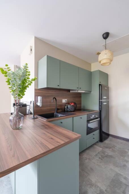Appartement Lumineux Avec Cour Chaumont  Esterno foto