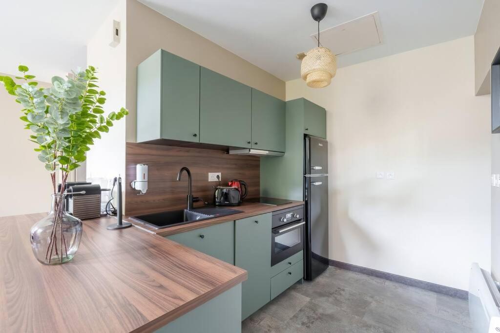 Appartement Lumineux Avec Cour Chaumont  Esterno foto