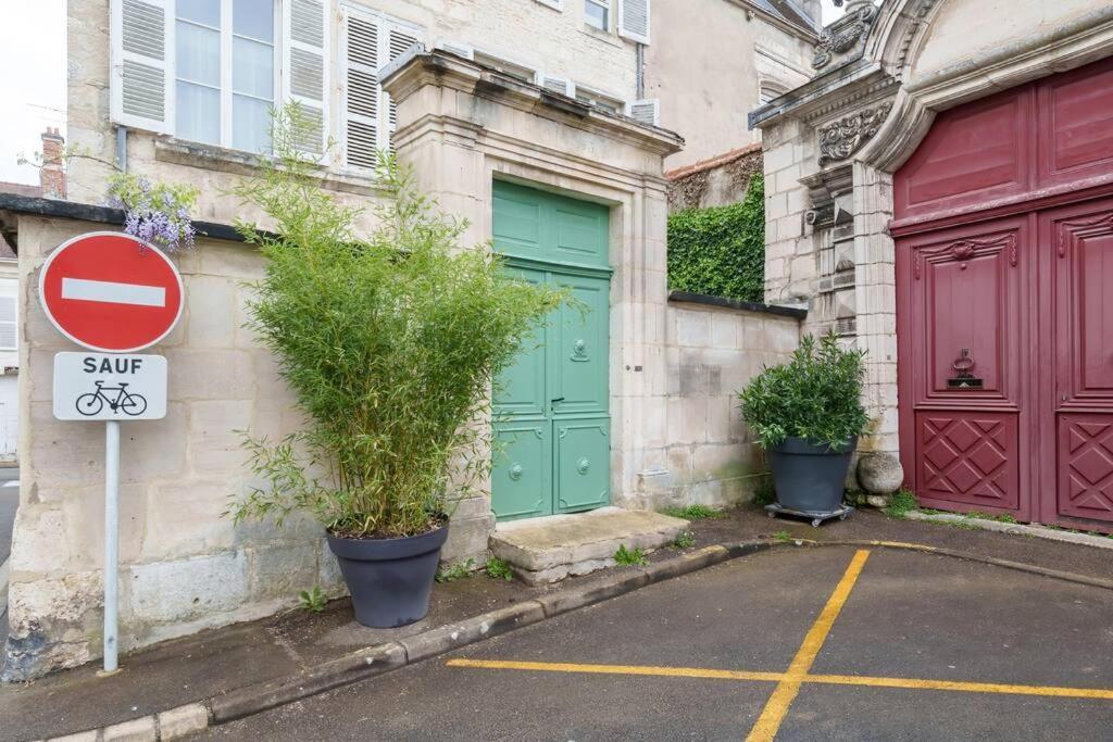 Appartement Lumineux Avec Cour Chaumont  Esterno foto